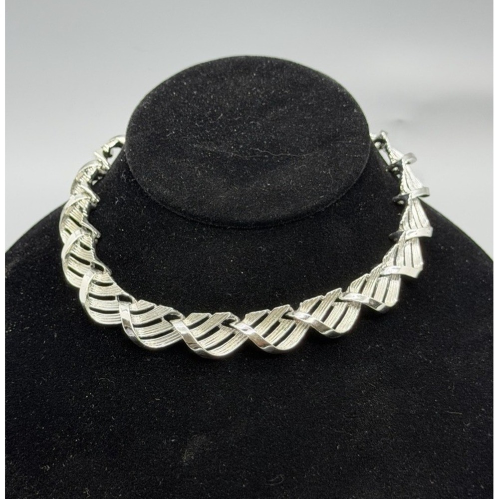 Vintage Silver Toned Ribbed Open Work Design Choker‎ Necklace 16" Adjustable